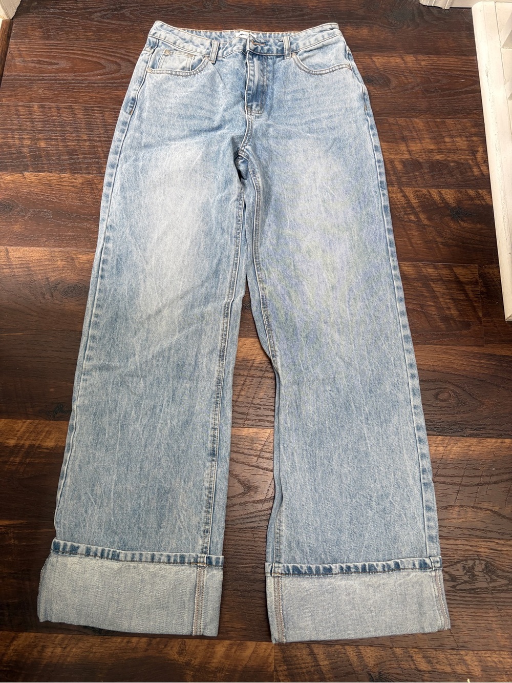 Light Wash Women’s Wide Leg Cuffed Jeans - Classic Blue